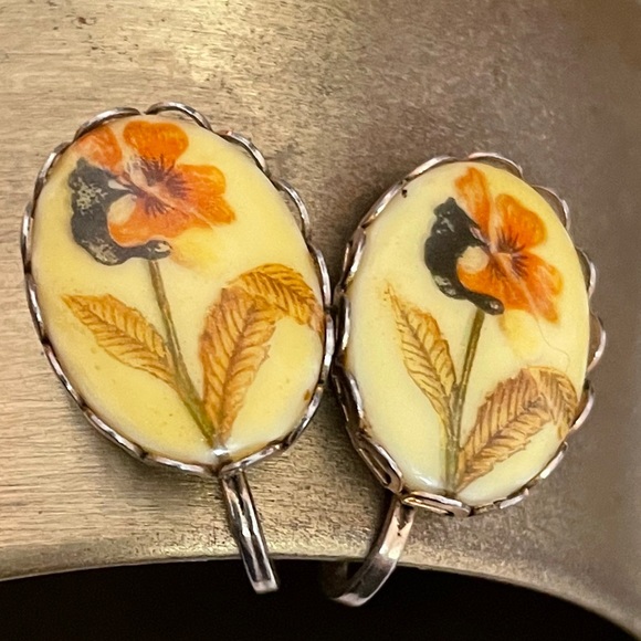 Pansy Viola Floral Clip Earrings - Picture 7 of 7